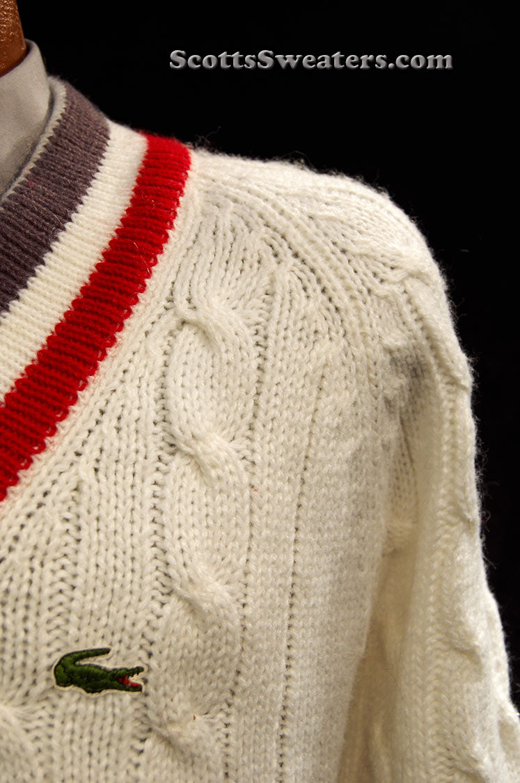 Klassischer Retro-Tennispullover von Izod für Herren, Grau/Rot gestreift