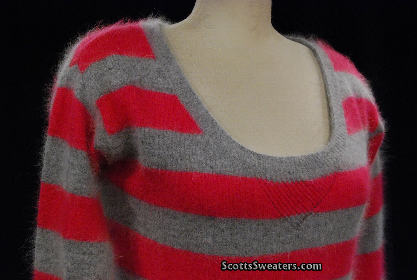 Rosa und grau gestreifter Angora-Cardigan für Damen von MODA International
