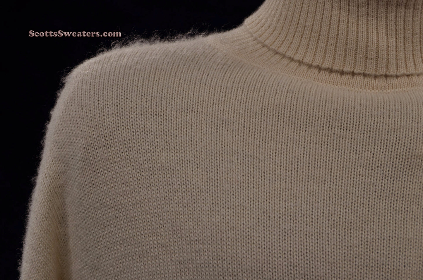 Men's Ivory-white Alpaca Turtleneck Sweater by Izod Lacoste [#613-072]