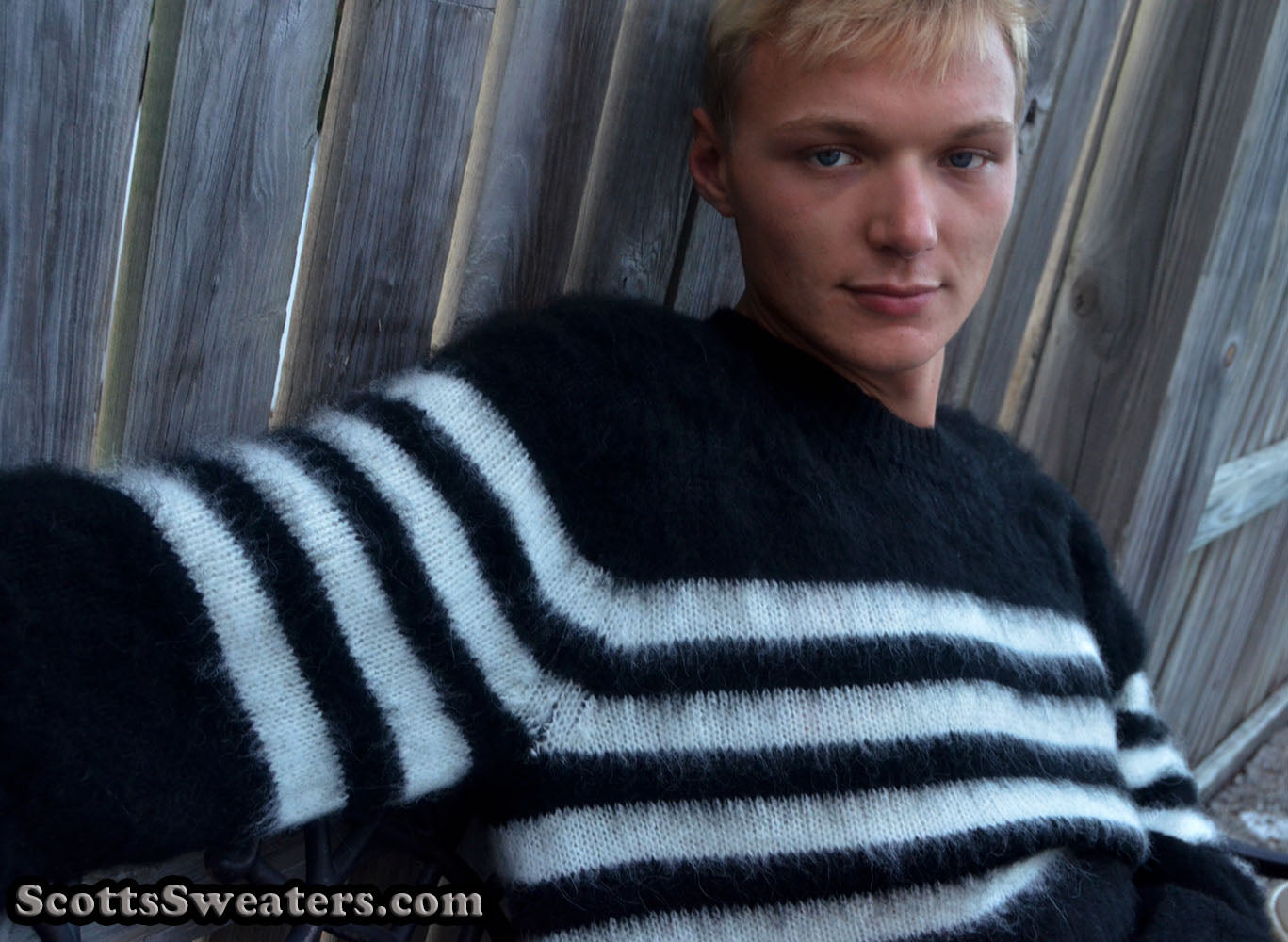 615-028 Men's Striped Crewneck Mohair Sweater