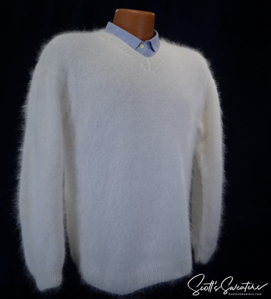 701-015v Men's Handknit Luxurious V-Neck Angora Sweater