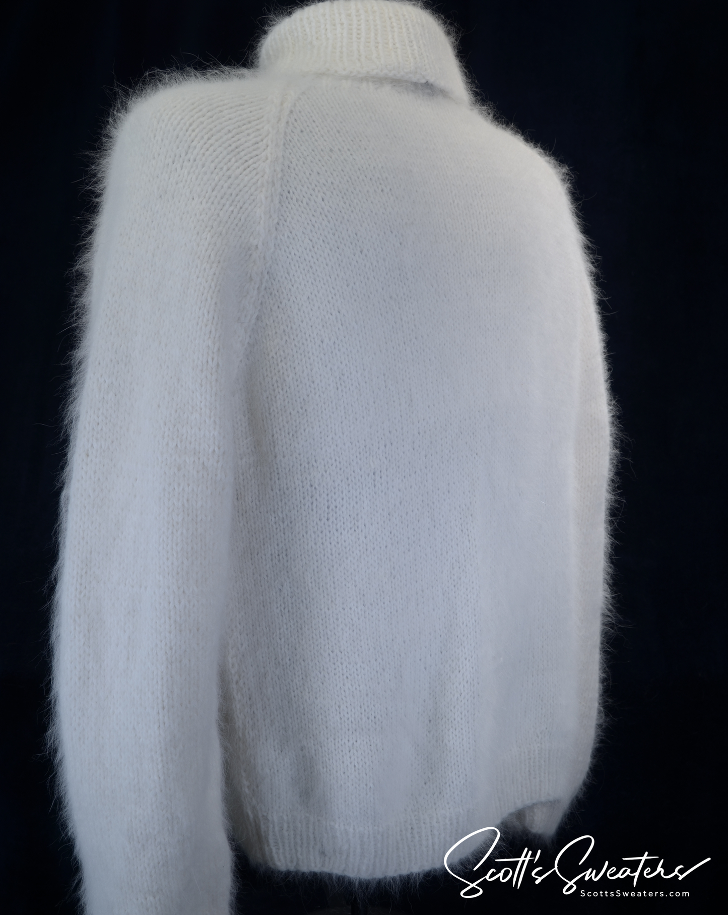 701-016t Luxuriöser handgestrickter Angora-Pullover mit Rollkragen für Herren