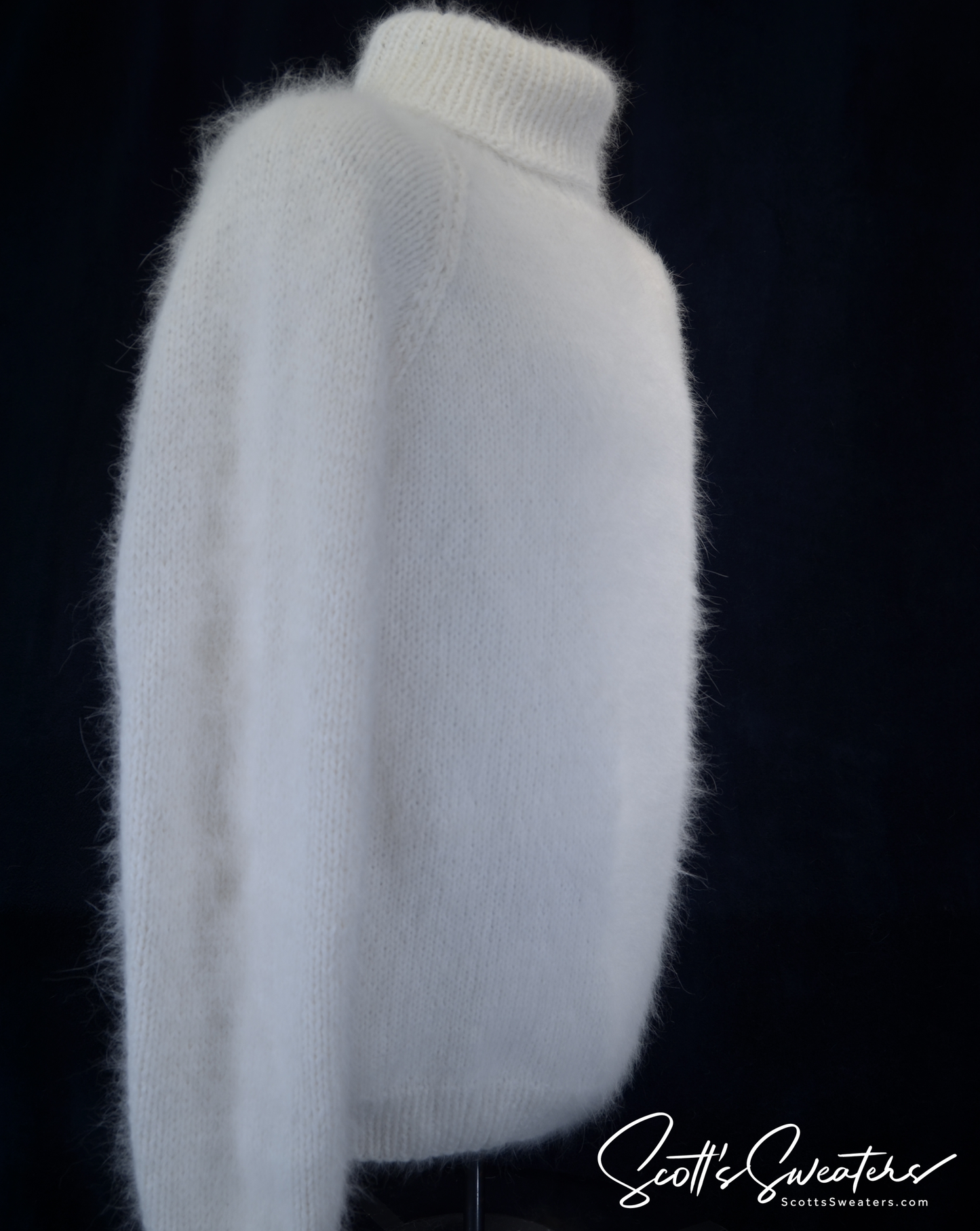 701-016t Luxuriöser handgestrickter Angora-Pullover mit Rollkragen für Herren